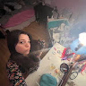 Meet your Posher, Chloe